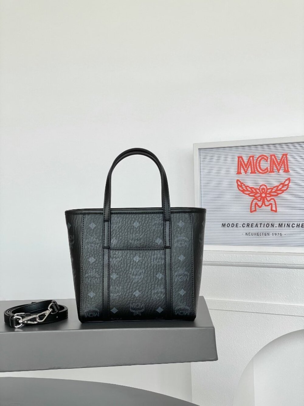 MCM Tote Bag - Picture 2 of 8